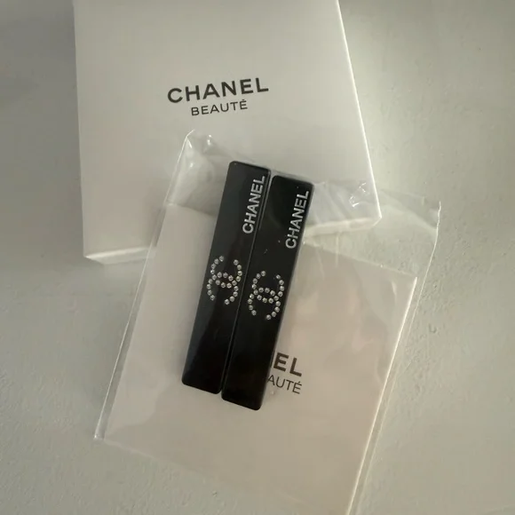 Brand New Chanel Beaute double C Logo Rhinestones Hair Clips (set of 2) - Picture 2 of 8